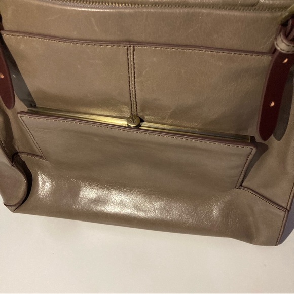 HOBO Barrow Ash Shoulder Bag - Picture 3 of 9